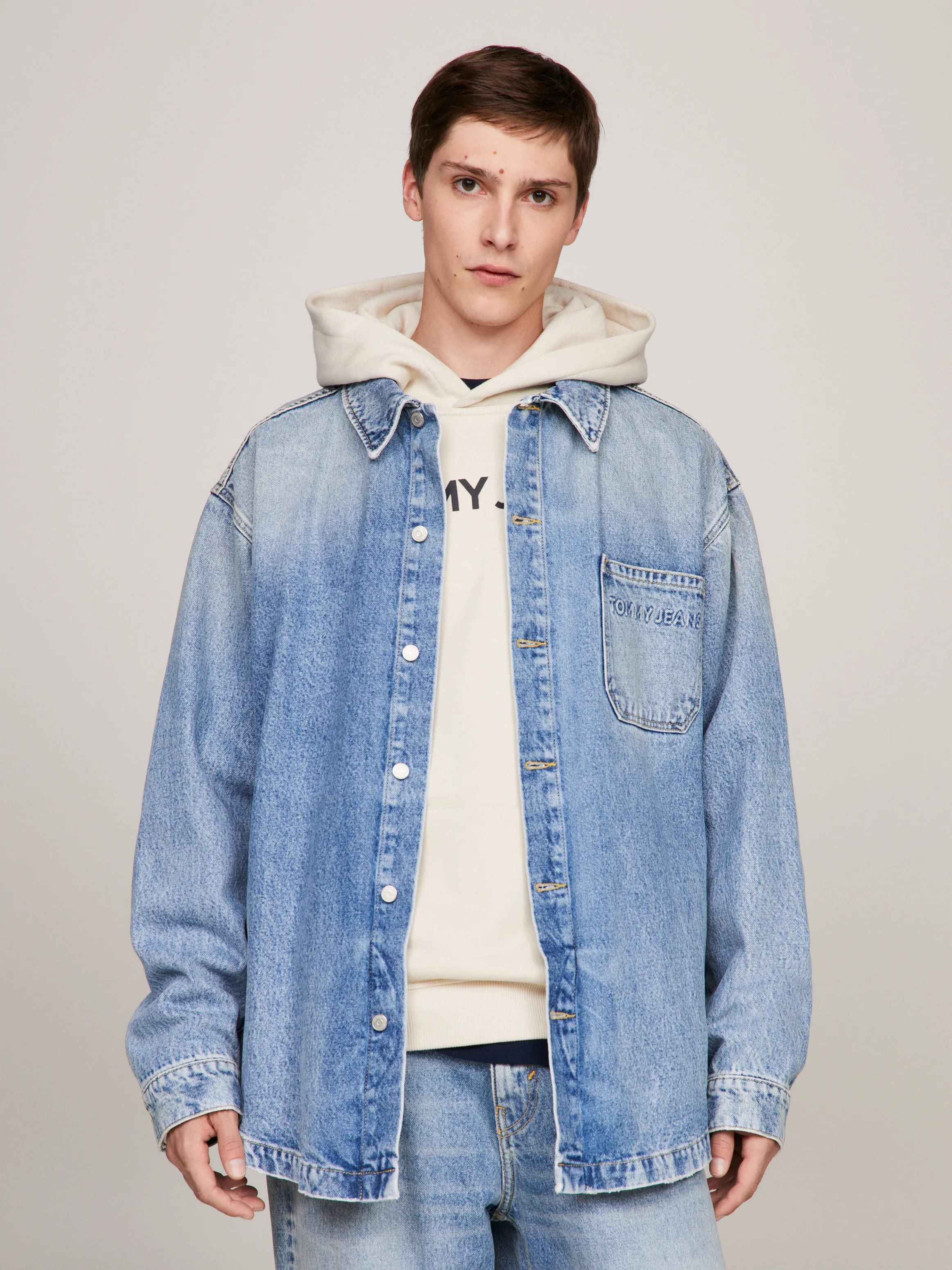 Aiden Oversized Denim Overshirt | Shirts | Outerwear | Tommy Jeans