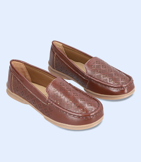 BW8469-BROWN-Women Comfort Moccasins