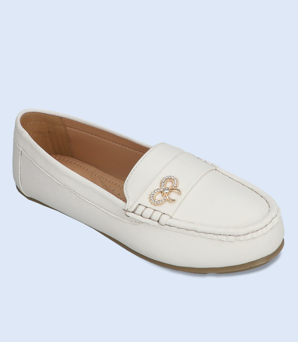 BW8882-WHITE-Women Comfort Moccasins