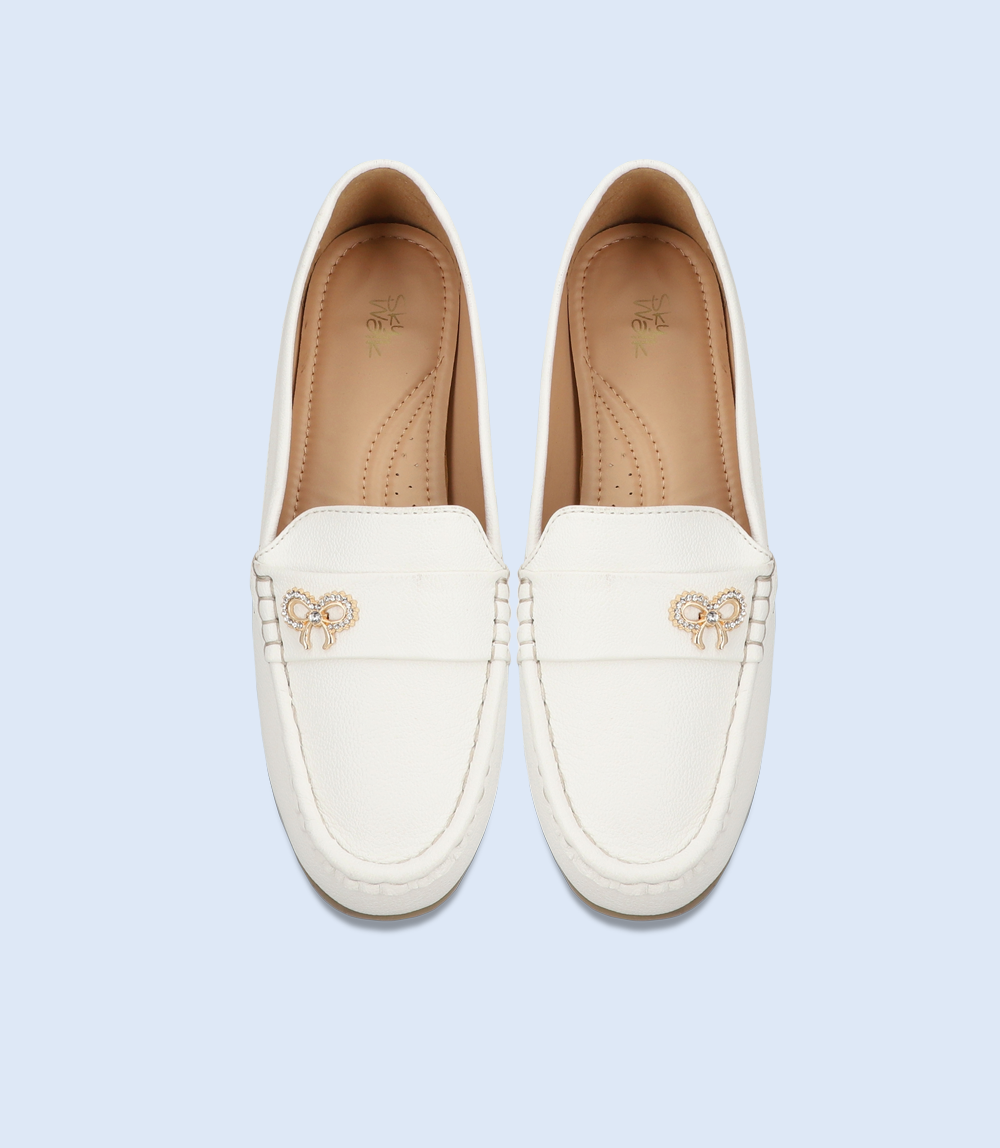 BW8882-WHITE-Women Comfort Moccasins