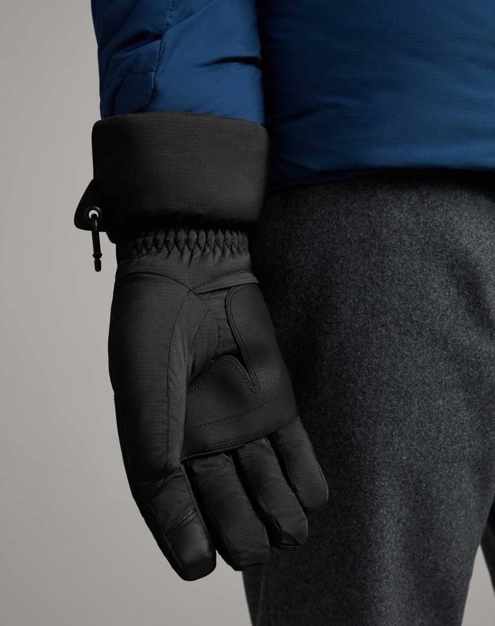 Canada Goose HyBridge Gloves - A One Clothing