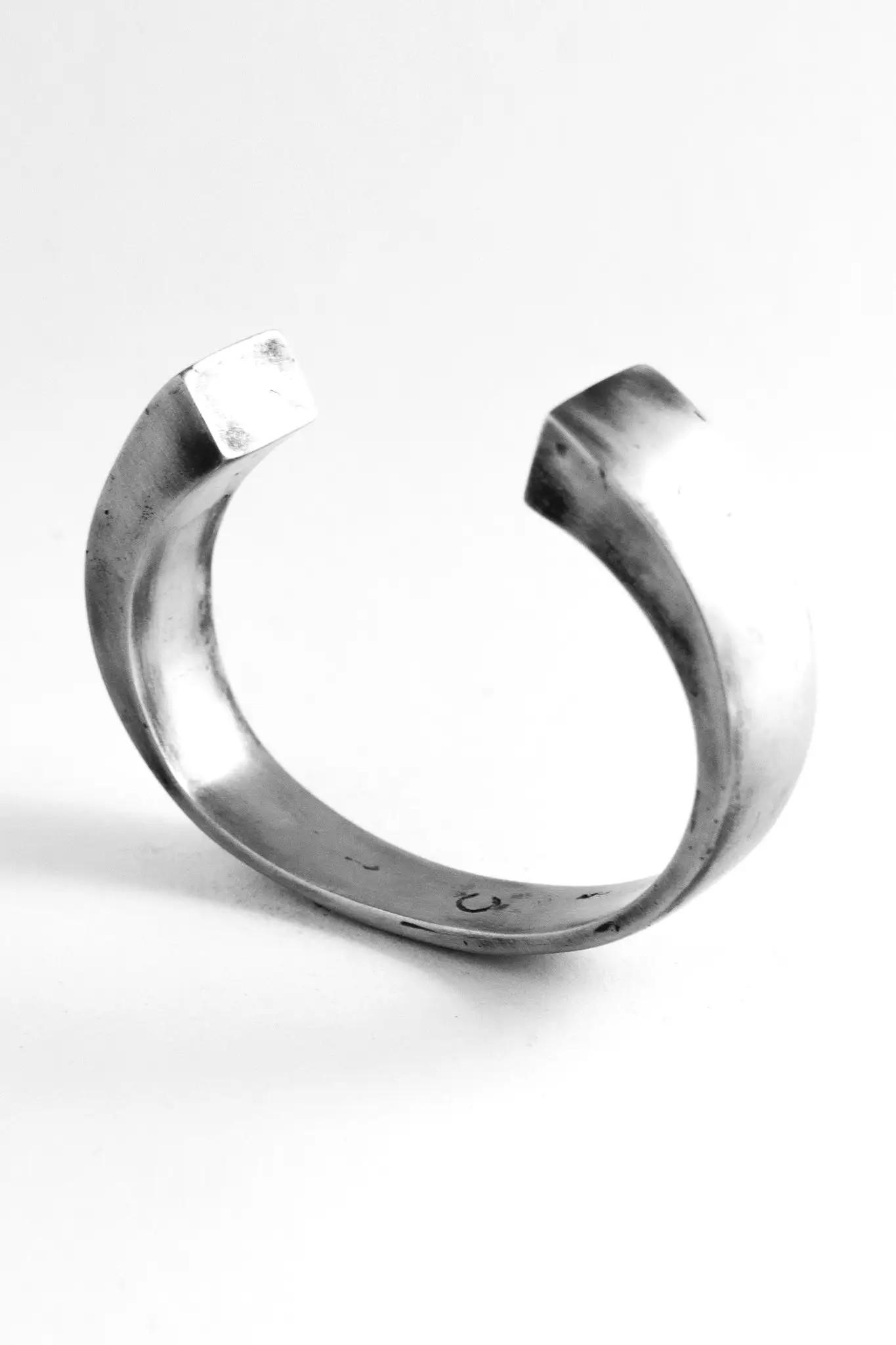 Large Toro Bangle