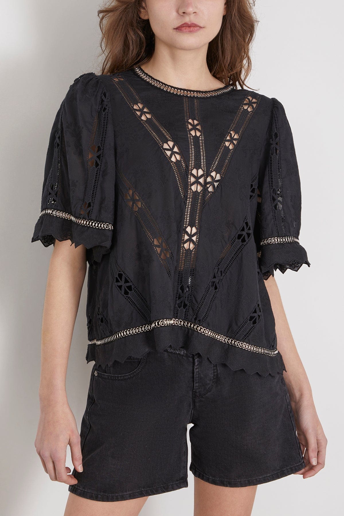 Sharika Embroidery Short Sleeve Top in Black