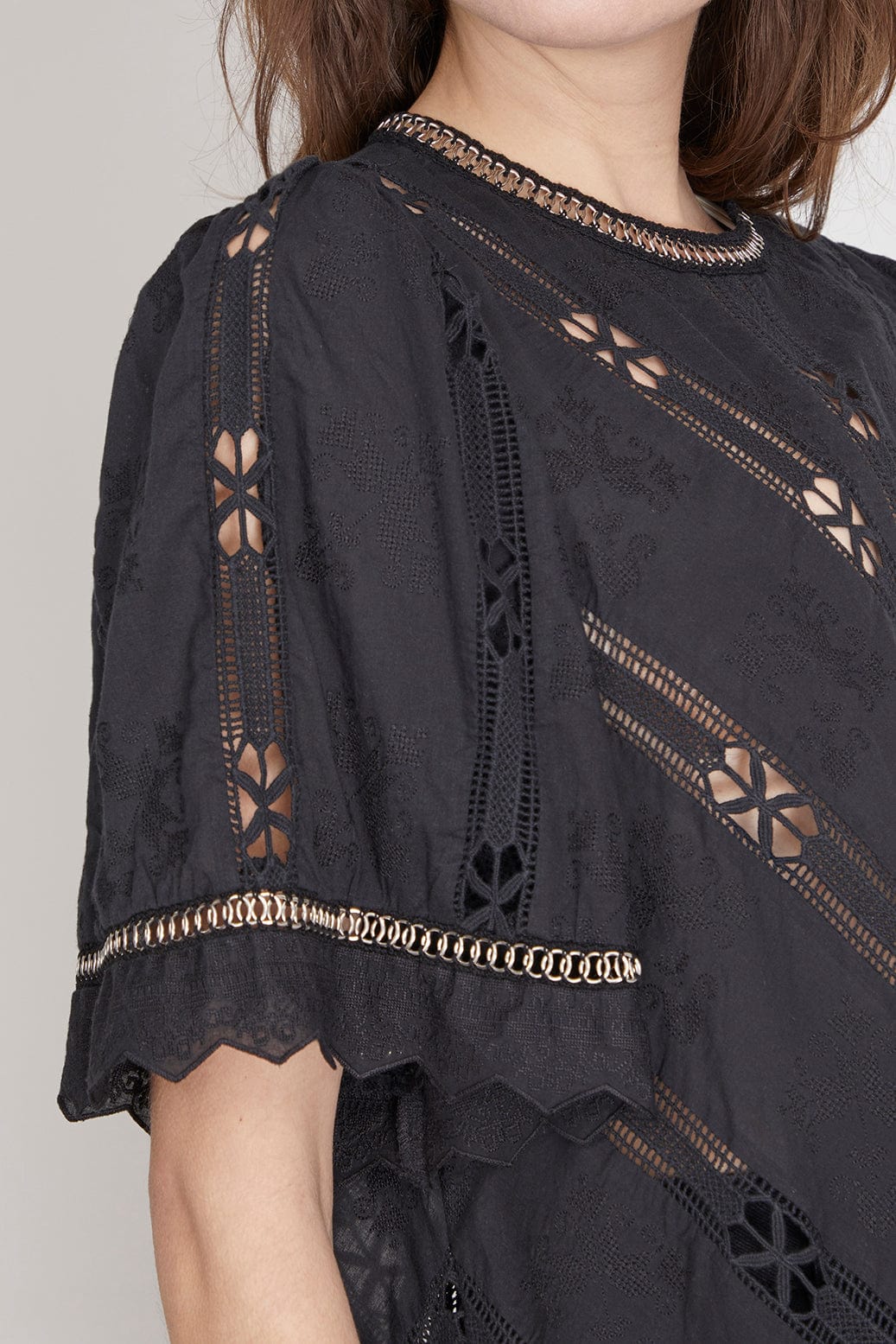 Sharika Embroidery Short Sleeve Top in Black